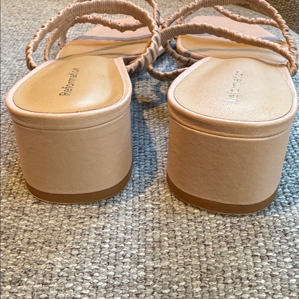 Reformation Assunta Scrunchy Strappy Block Heel Mule in Serenade Soft Pink 5.5 - Picture 7 of 12